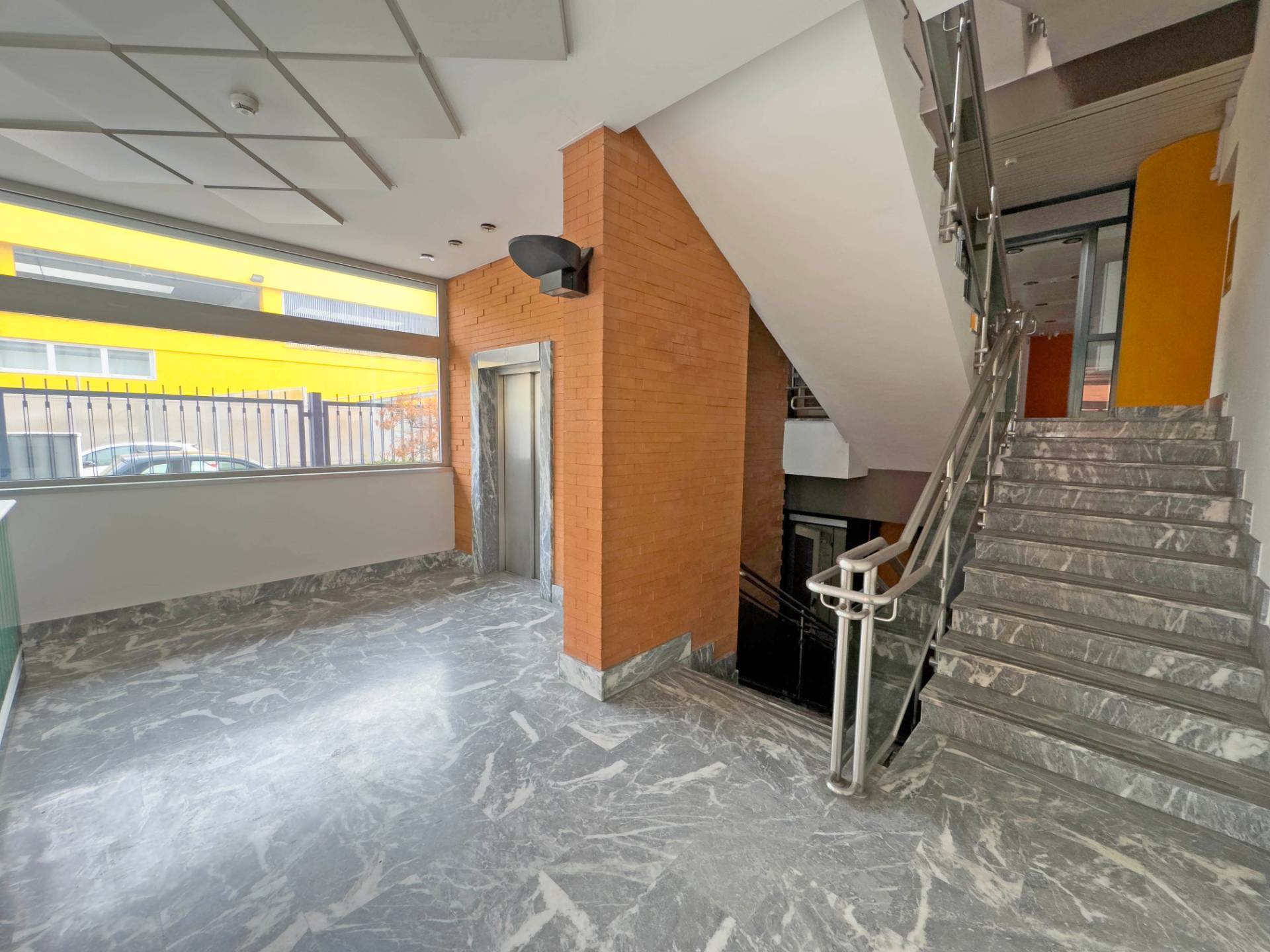 Ufficio in affitto a Moncalieri, C.so Roma
