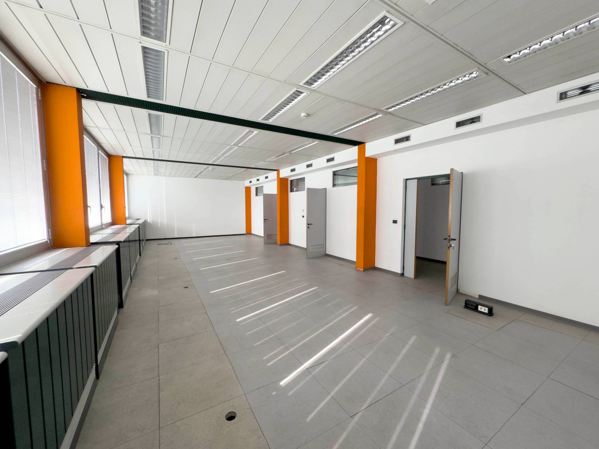 Ufficio in affitto a Moncalieri, C.so Roma