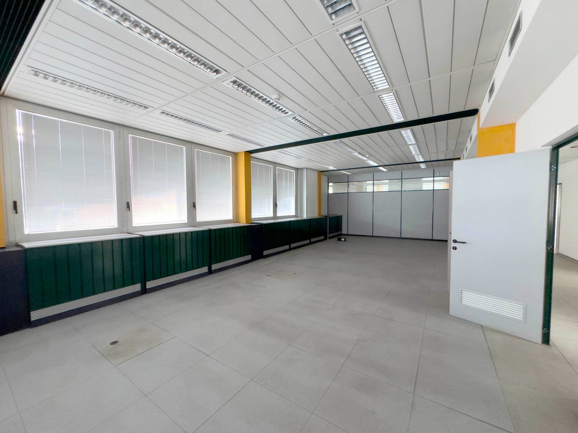 Ufficio in affitto a Moncalieri, C.so Roma