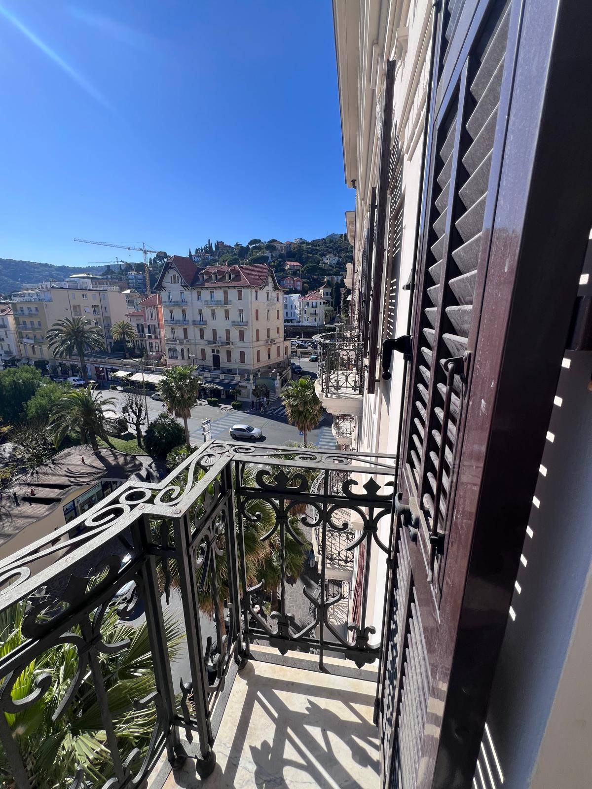 Appartamento in vendita a Alassio, Lungomare
