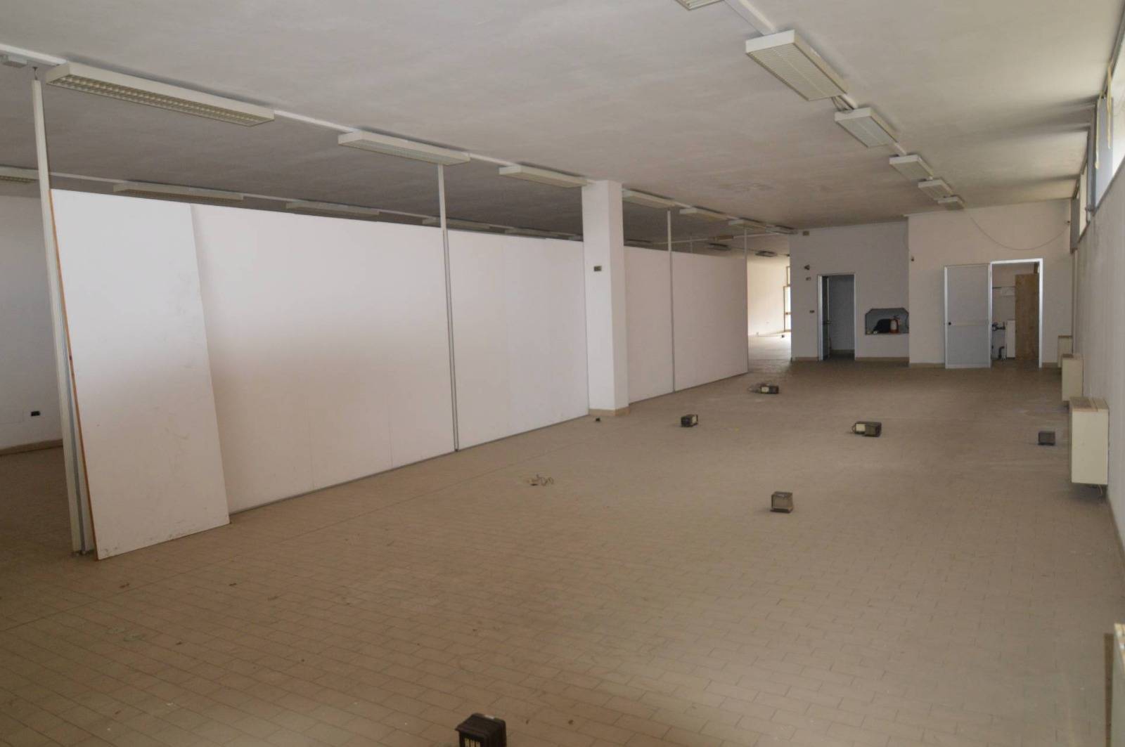 Locale commerciale in vendita a Lein