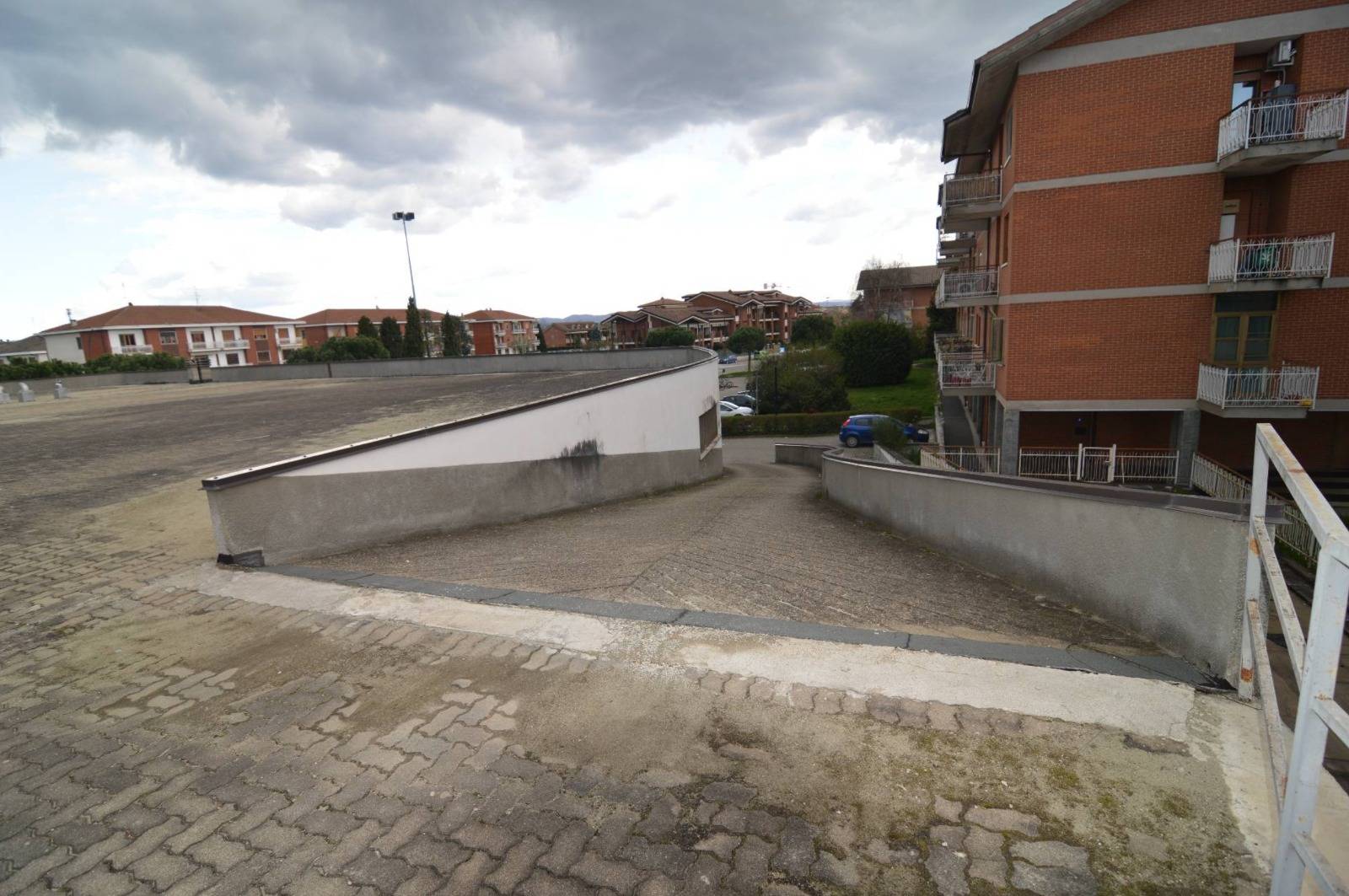 Locale commerciale in vendita a Lein