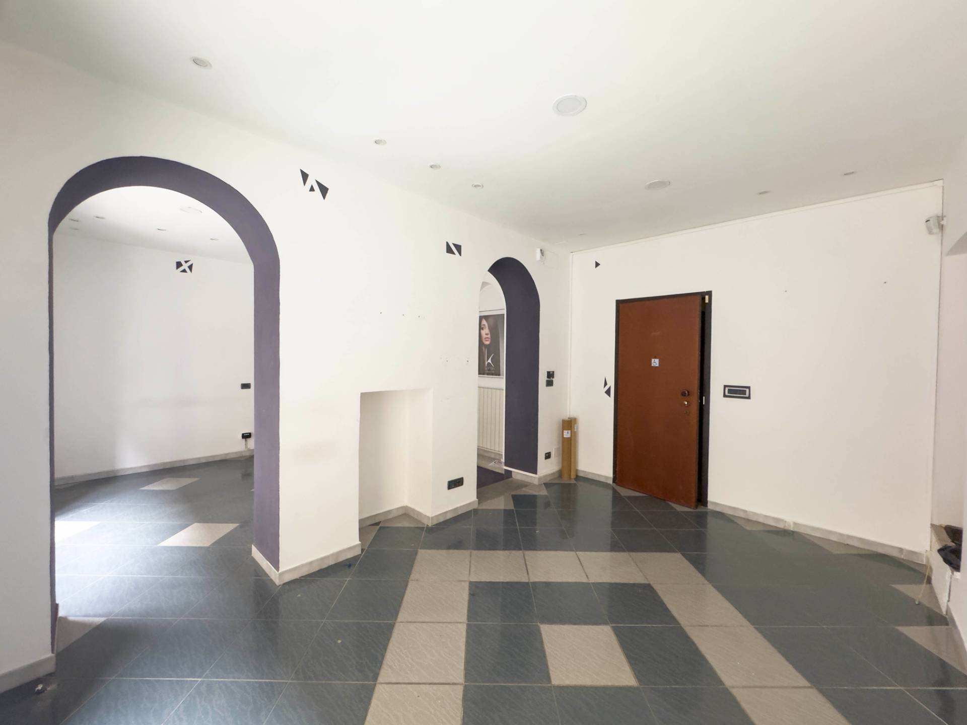 Negozio in vendita a Torino, San Salvario
