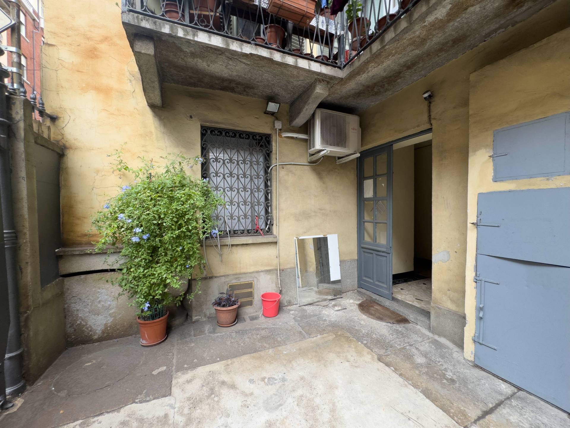 Negozio in vendita a Torino, San Salvario