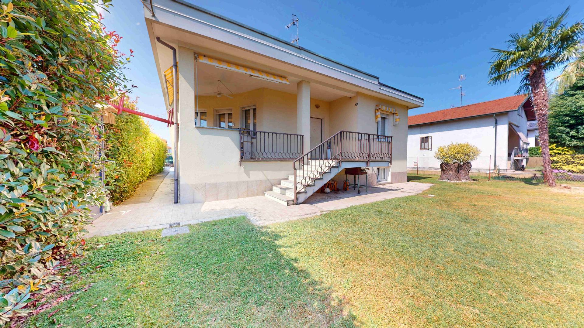 Villa in vendita a Lonate Ceppino