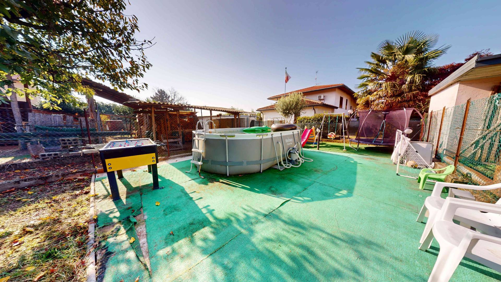 Appartamento in vendita a Locate Varesino