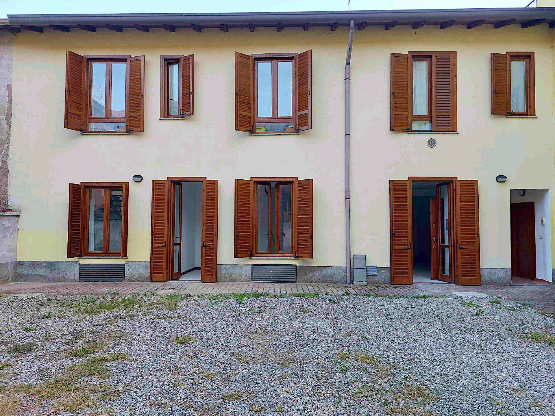 Appartamento in vendita a Lonate Ceppino, CENTRO