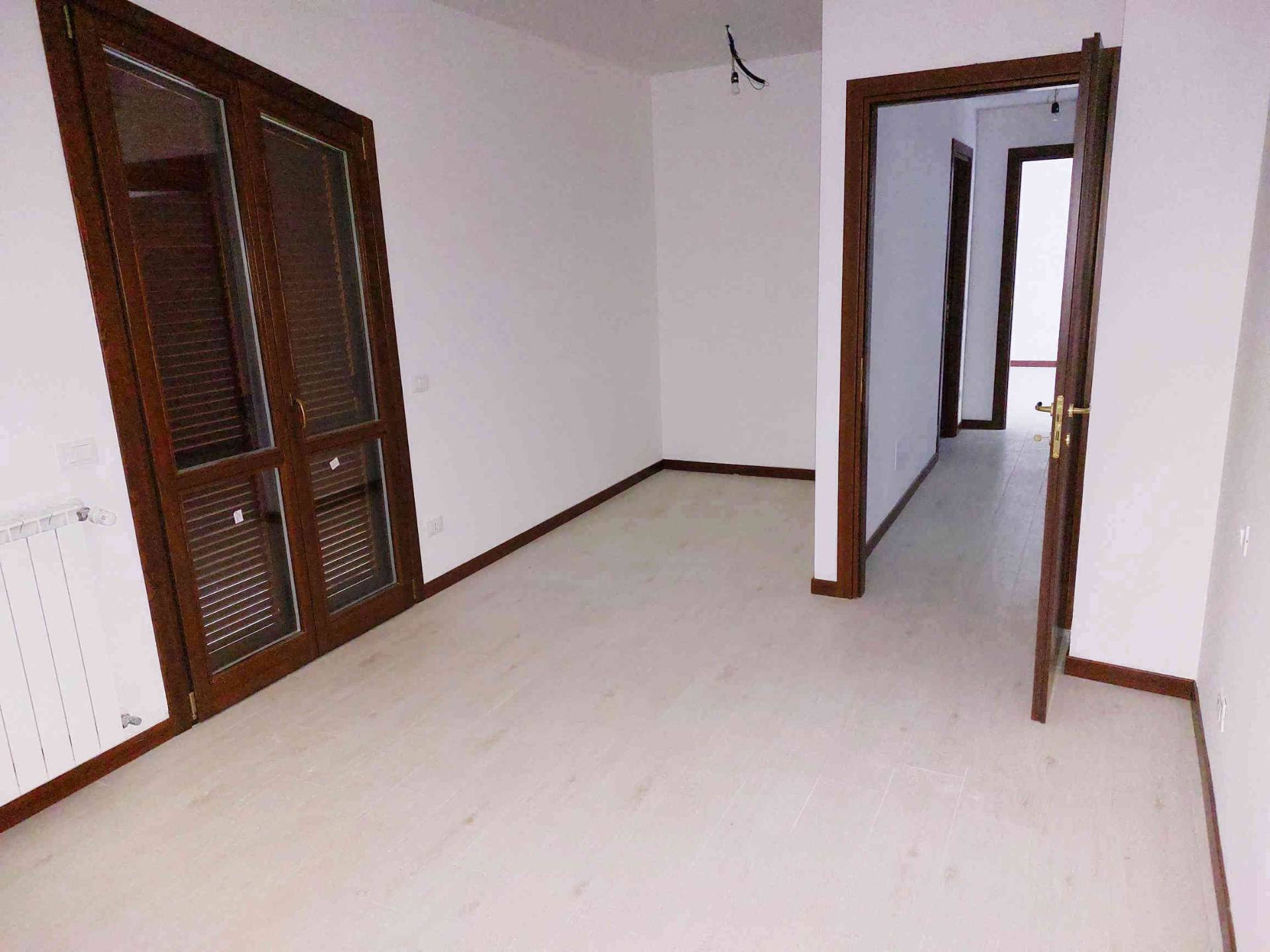 Appartamento in vendita a Lonate Ceppino, CENTRO