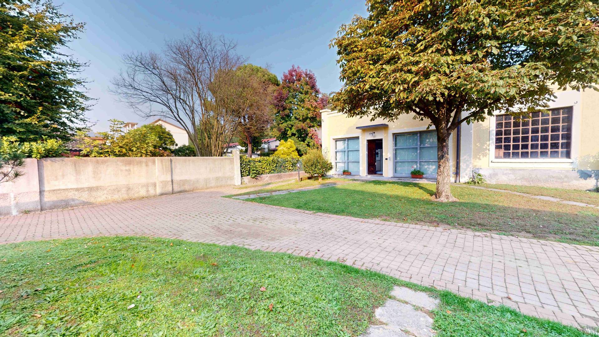 Villa in vendita a Vedano Olona