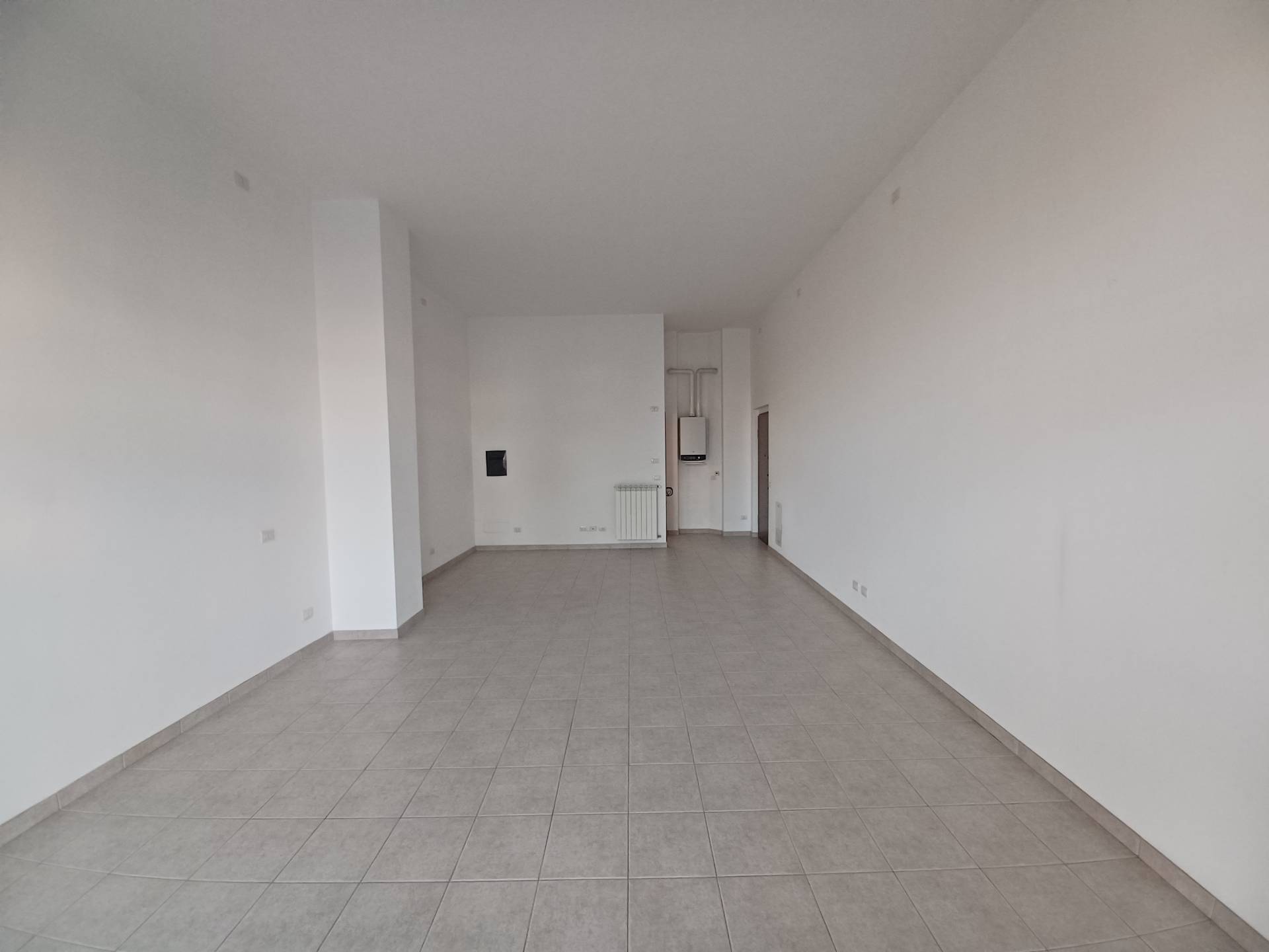 Locale commerciale in affitto a Fagnano Olona