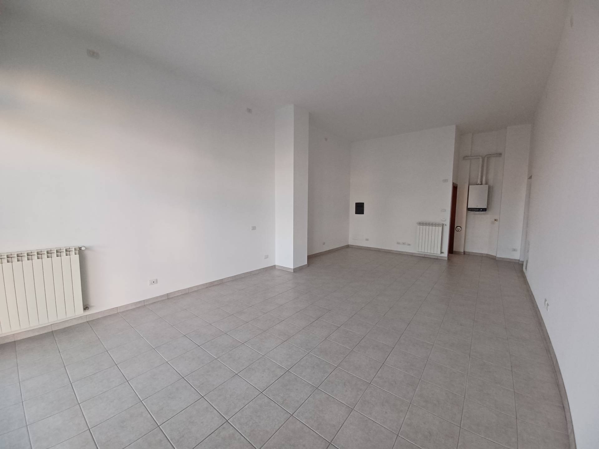 Locale commerciale in affitto a Fagnano Olona