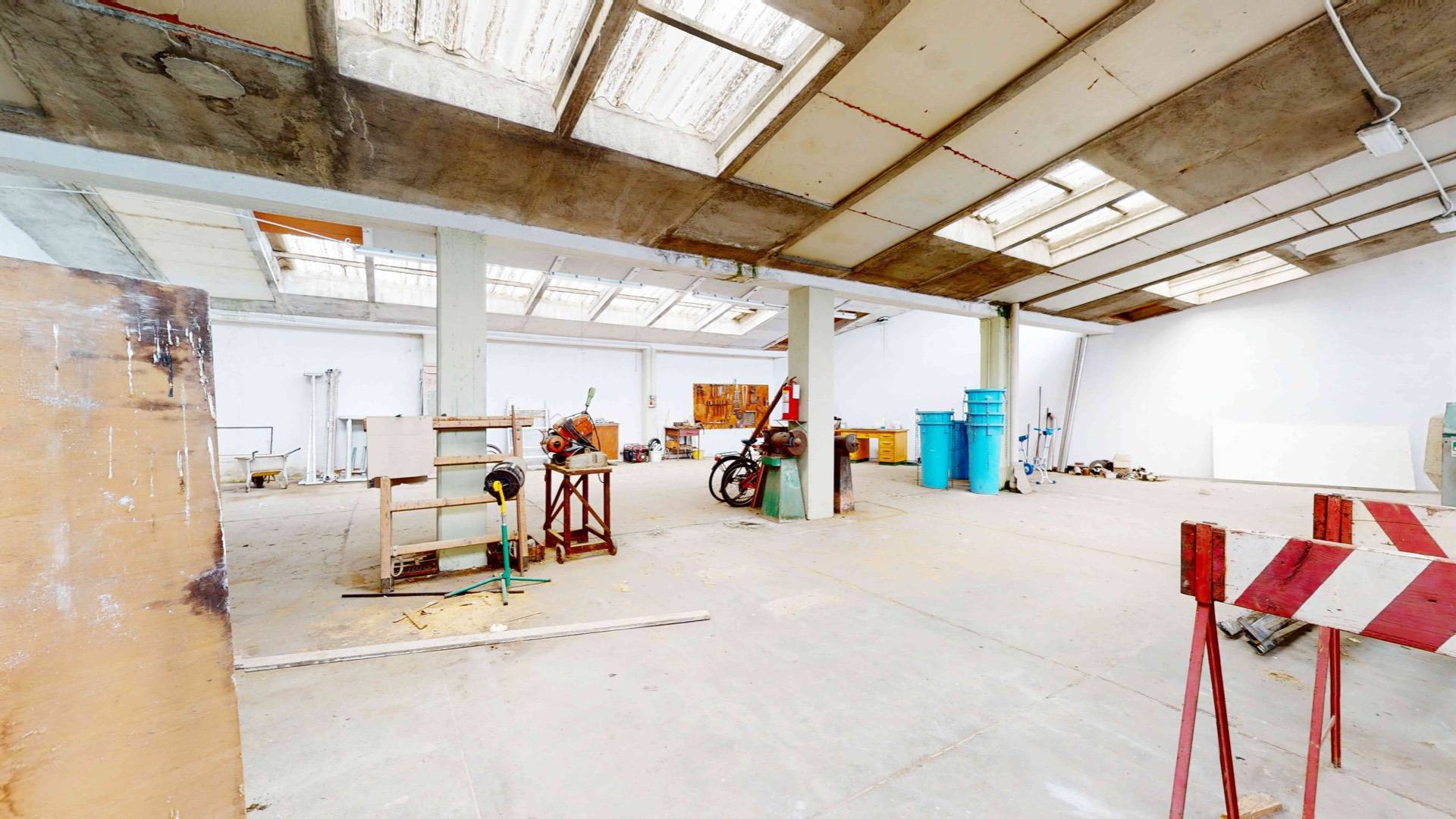 Capannone in vendita a Venegono Superiore