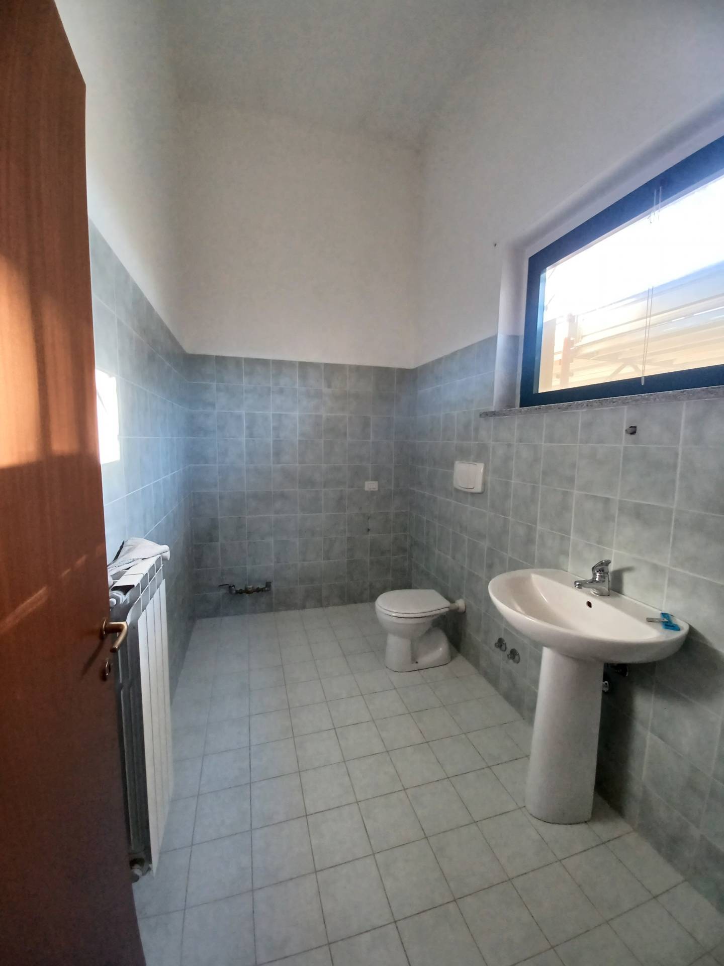 Locale commerciale in affitto a Fagnano Olona