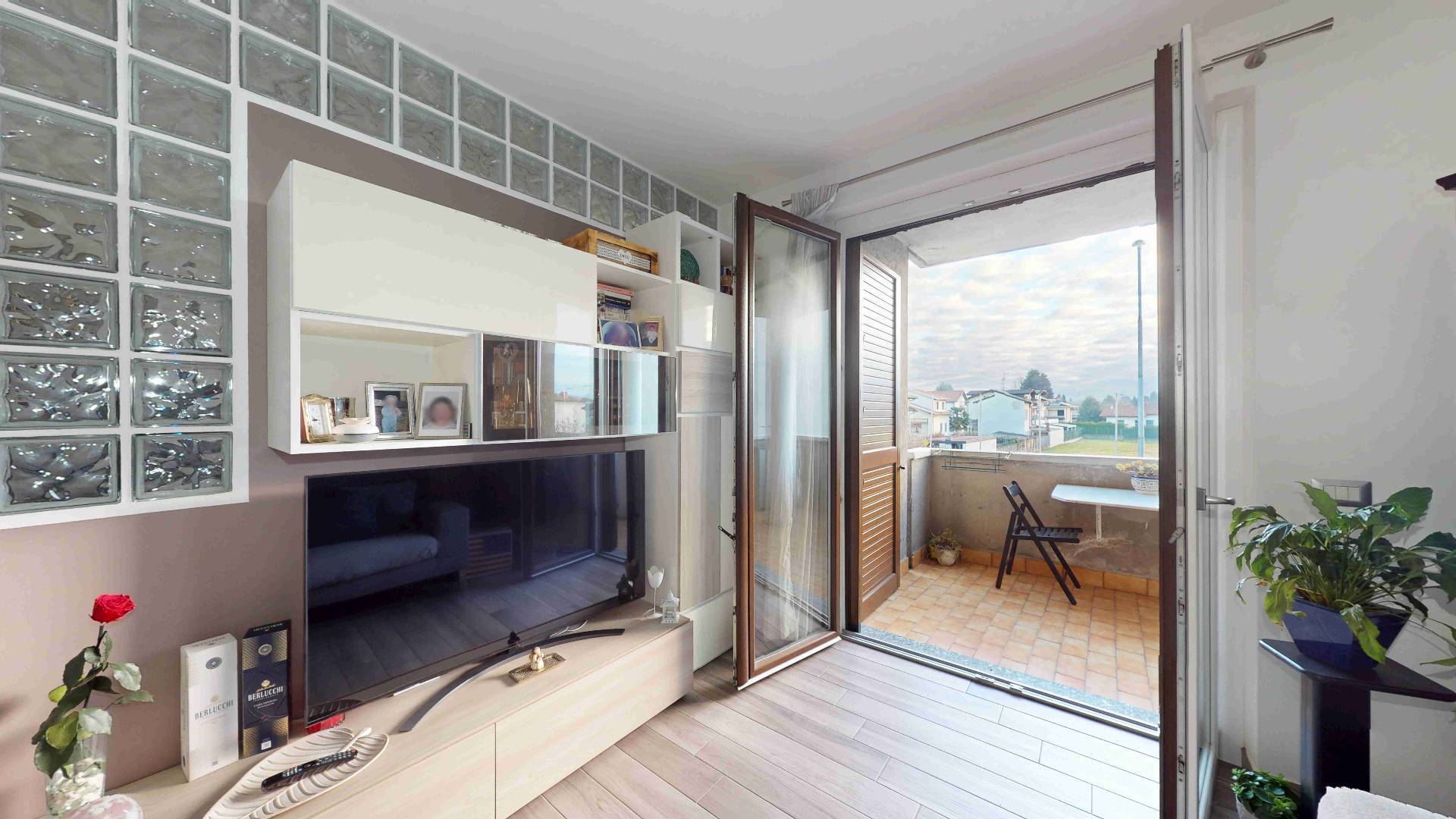 Appartamento in vendita a Lonate Ceppino