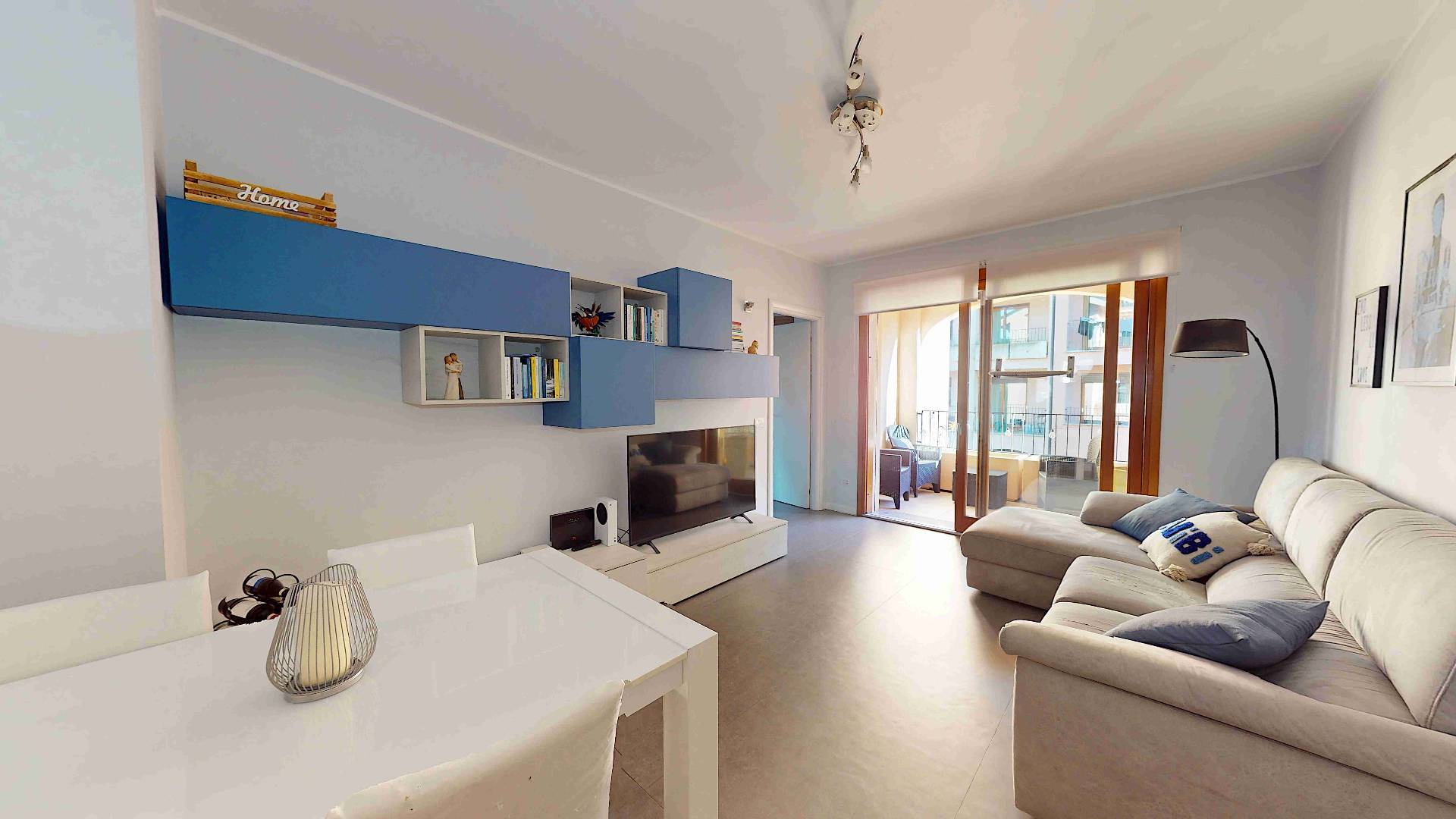 Appartamento in vendita a Tradate, STAZIONE FNM