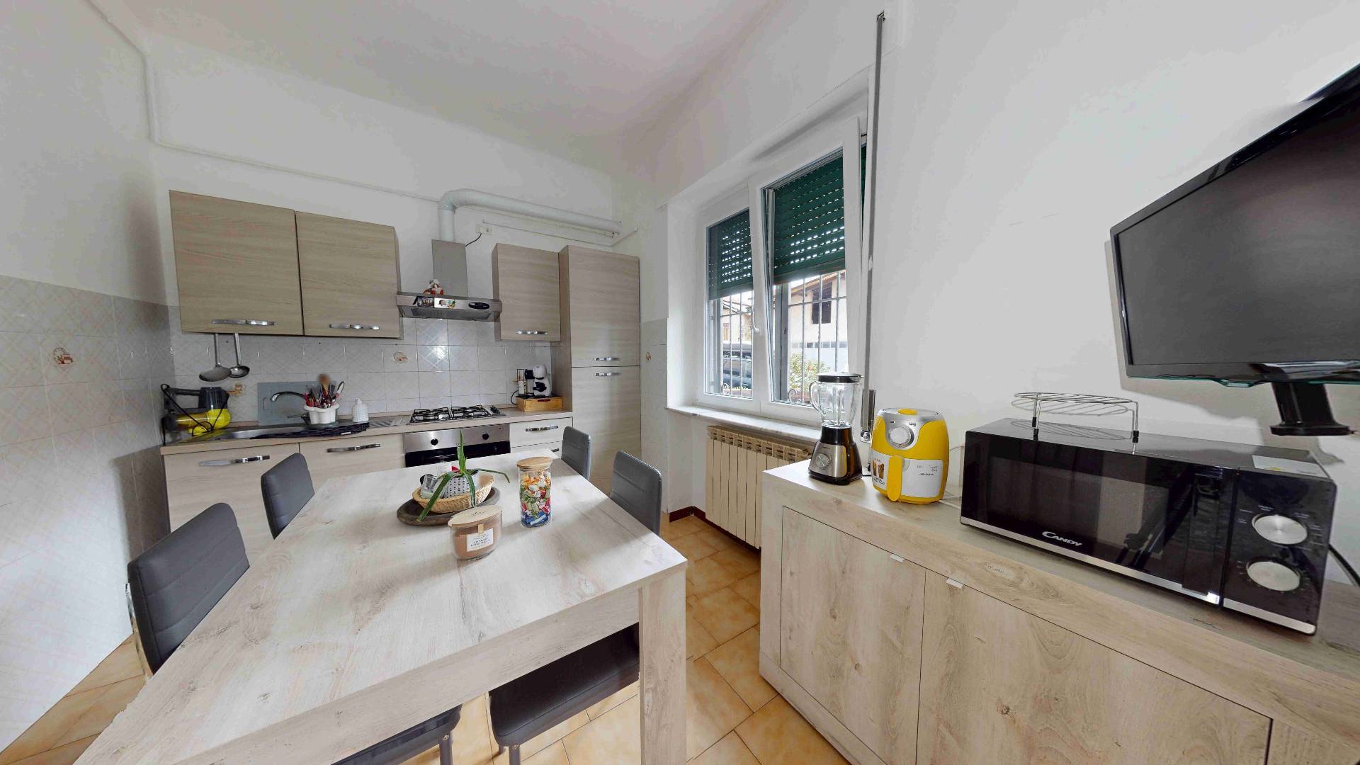 Appartamento in vendita a Locate Varesino