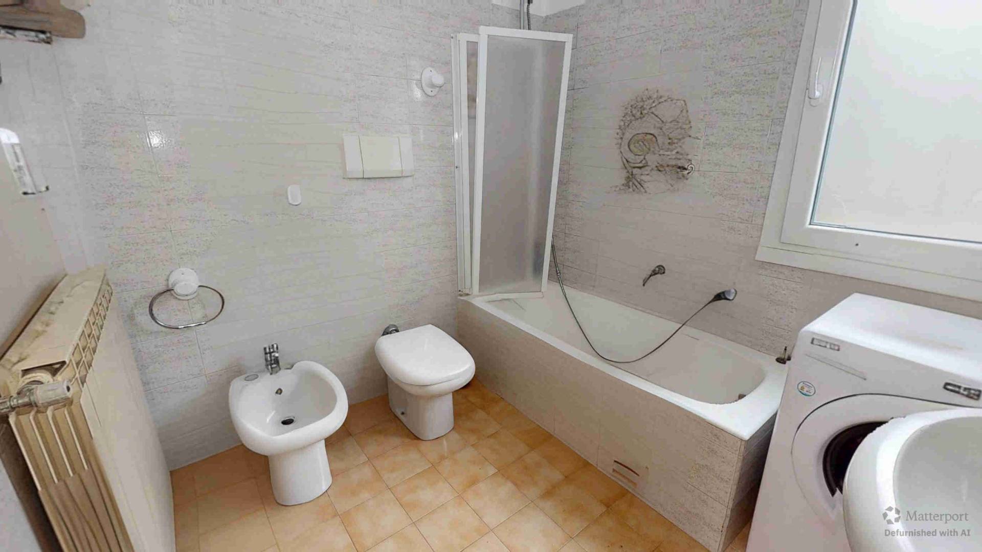 Appartamento in vendita a Locate Varesino