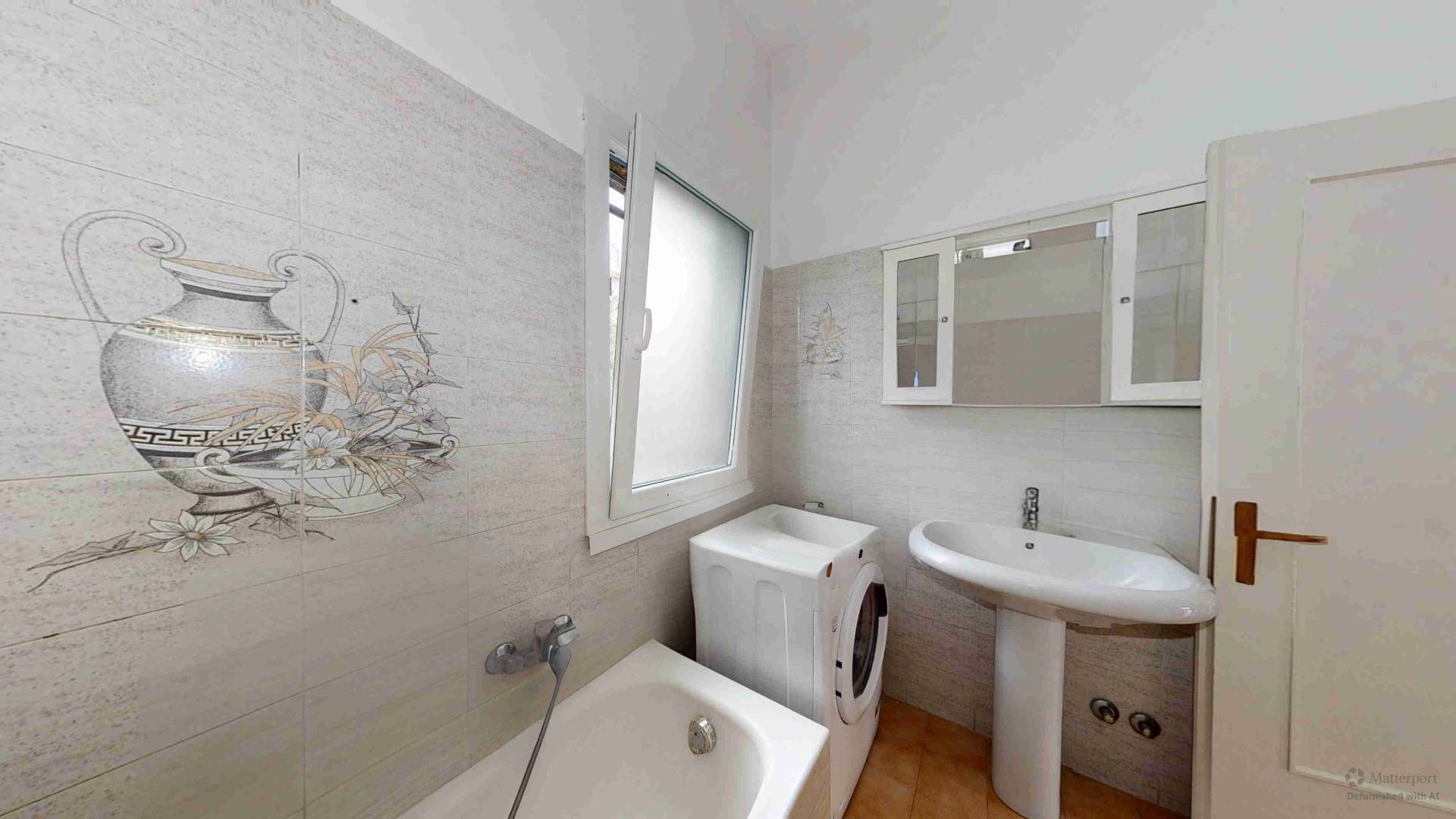 Appartamento in vendita a Locate Varesino