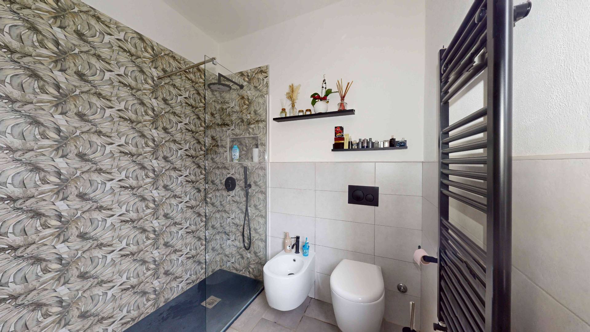 Appartamento in vendita a Locate Varesino