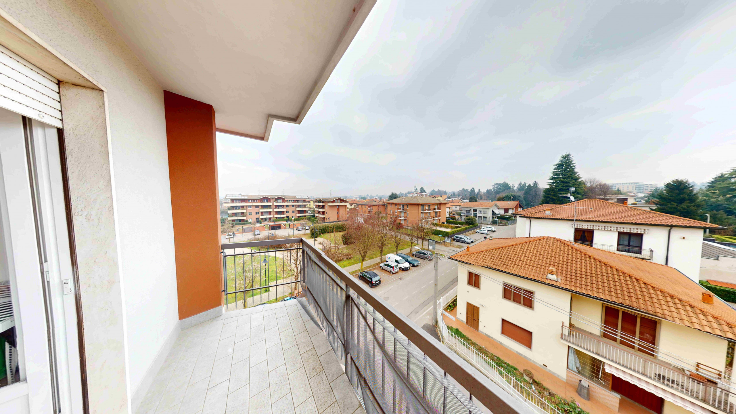 Appartamento in vendita a Tradate, SEMI-CENTRO