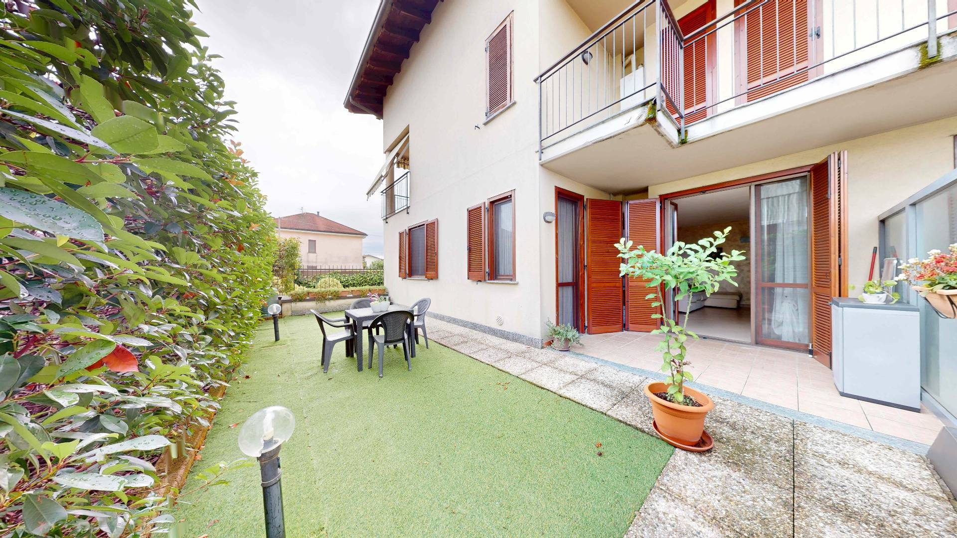 Appartamento in vendita a Lonate Ceppino