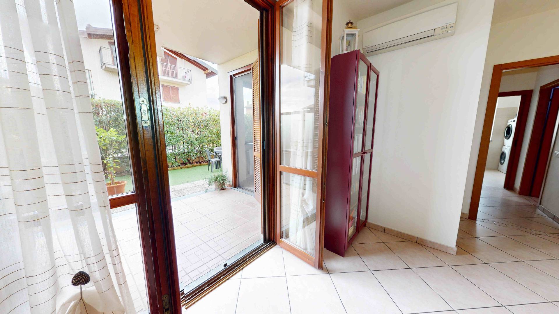 Appartamento in vendita a Lonate Ceppino