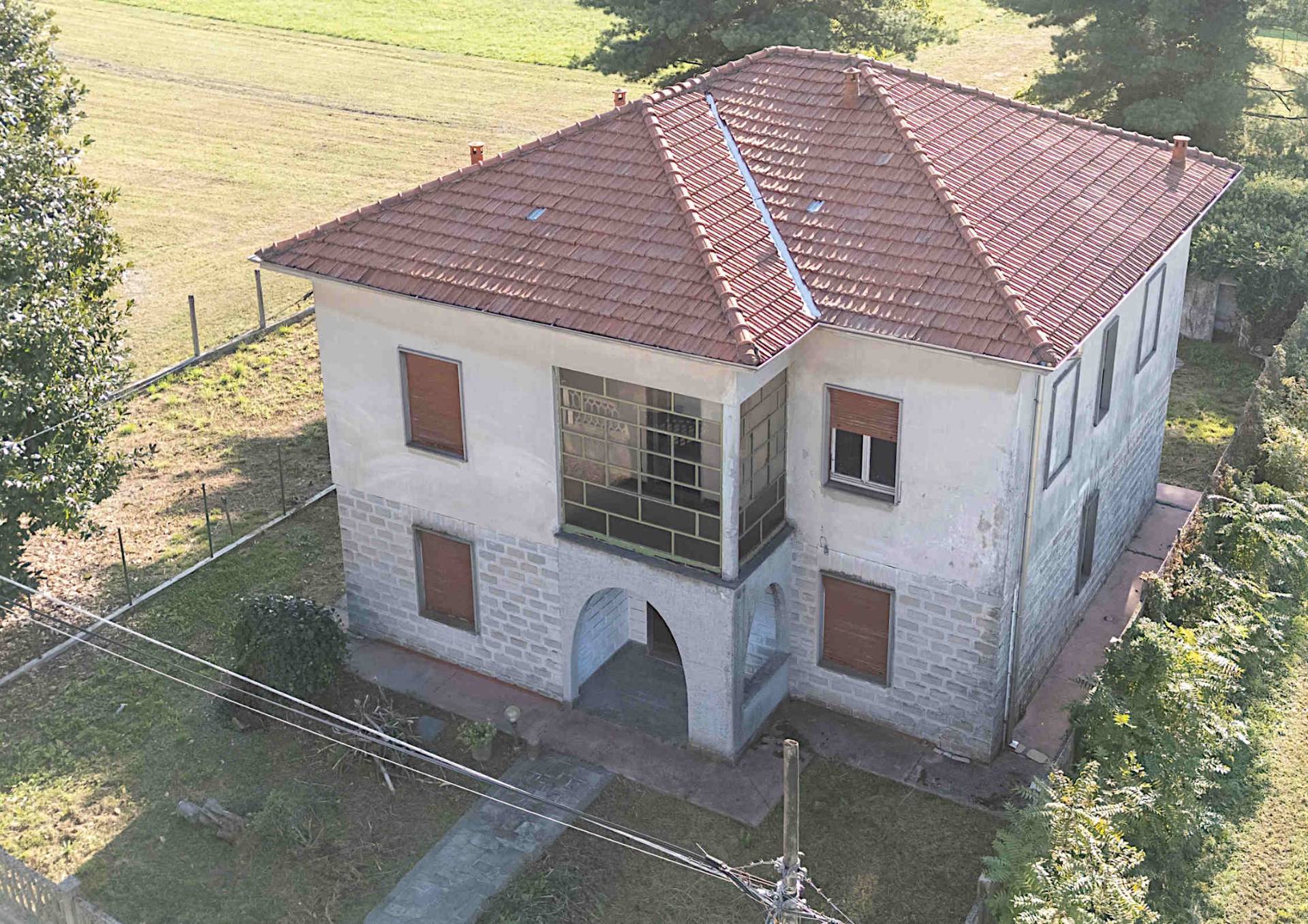 Villa in vendita a Lonate Ceppino
