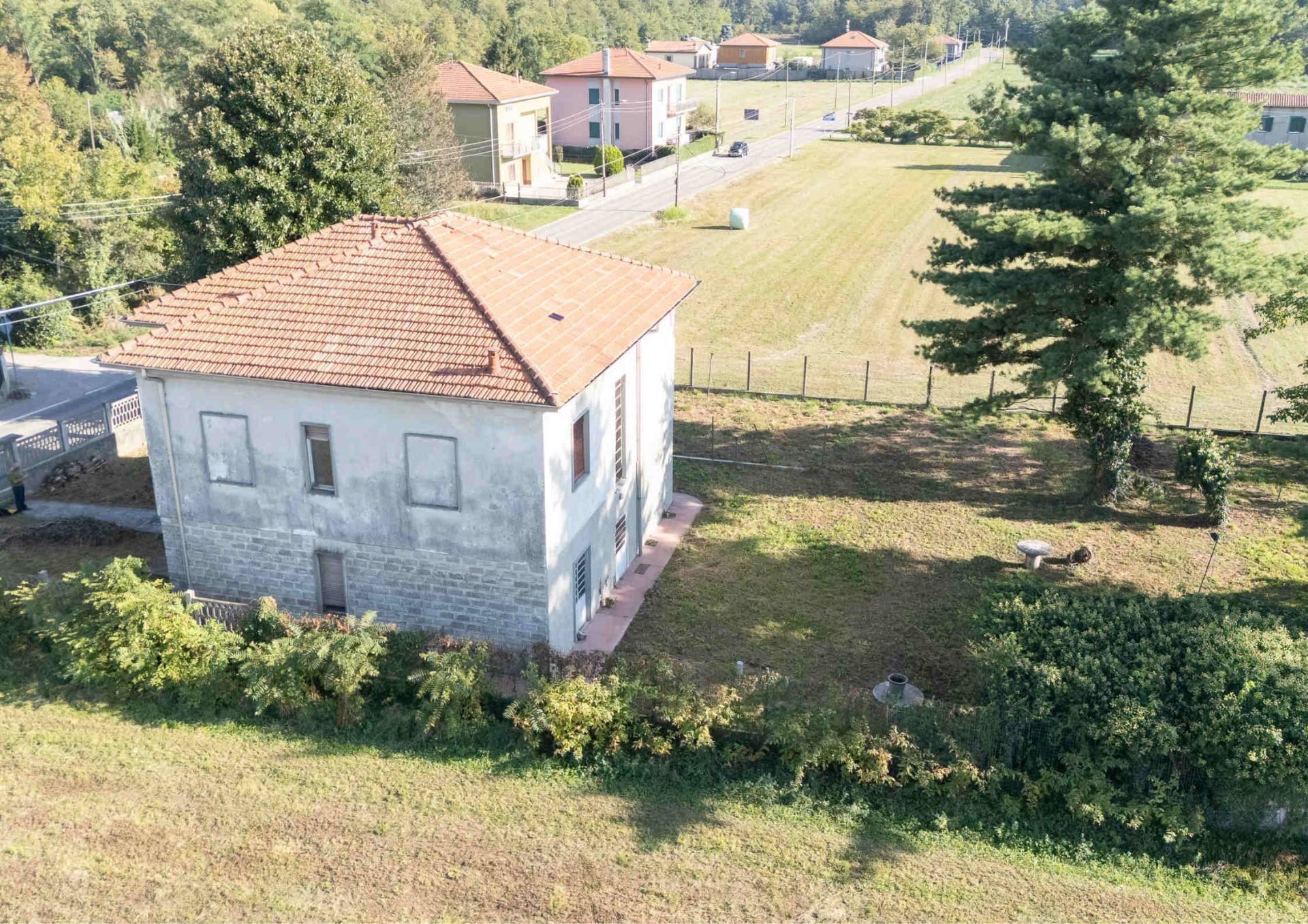 Villa in vendita a Lonate Ceppino