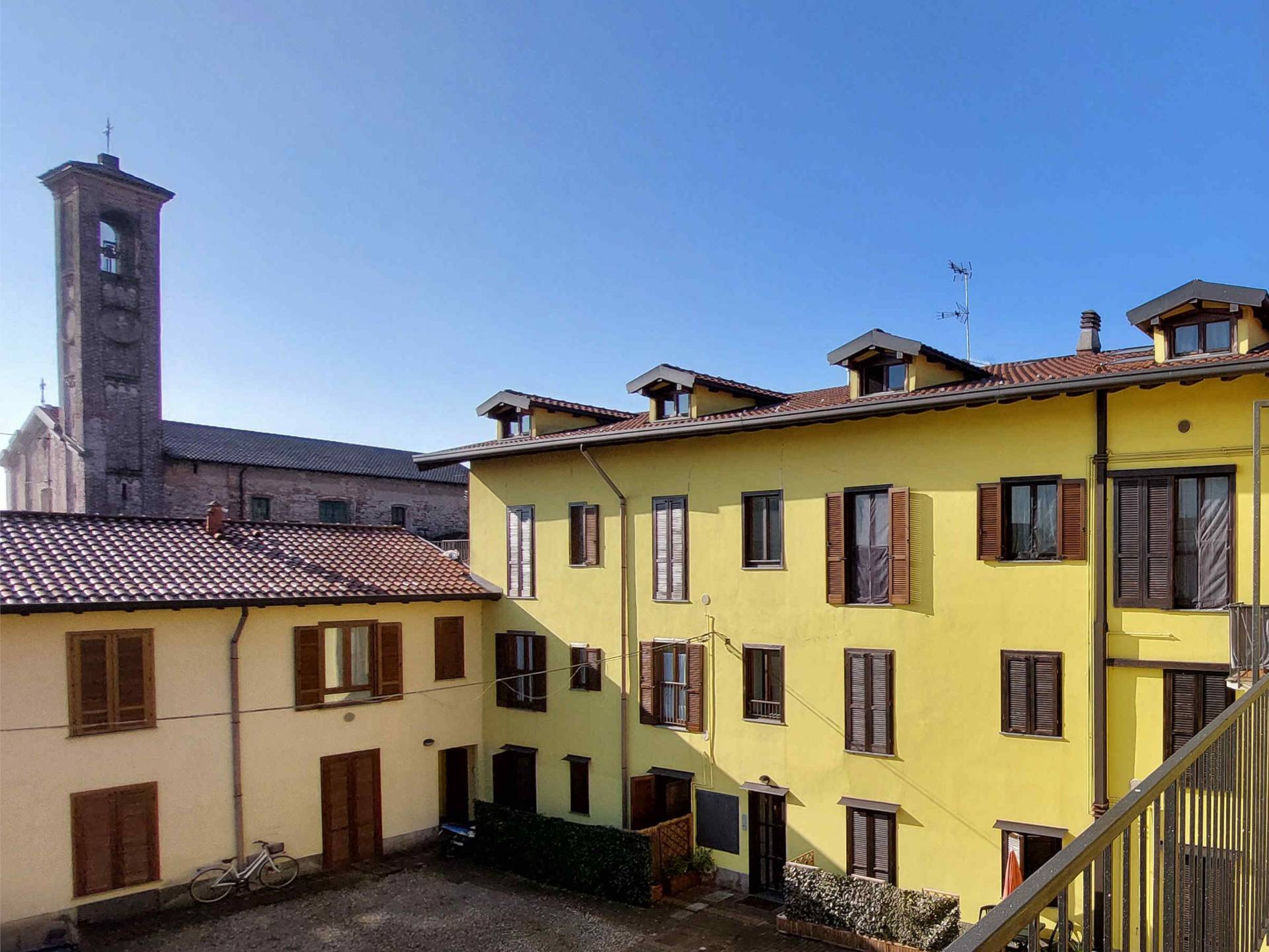 Appartamento in vendita a Lonate Ceppino
