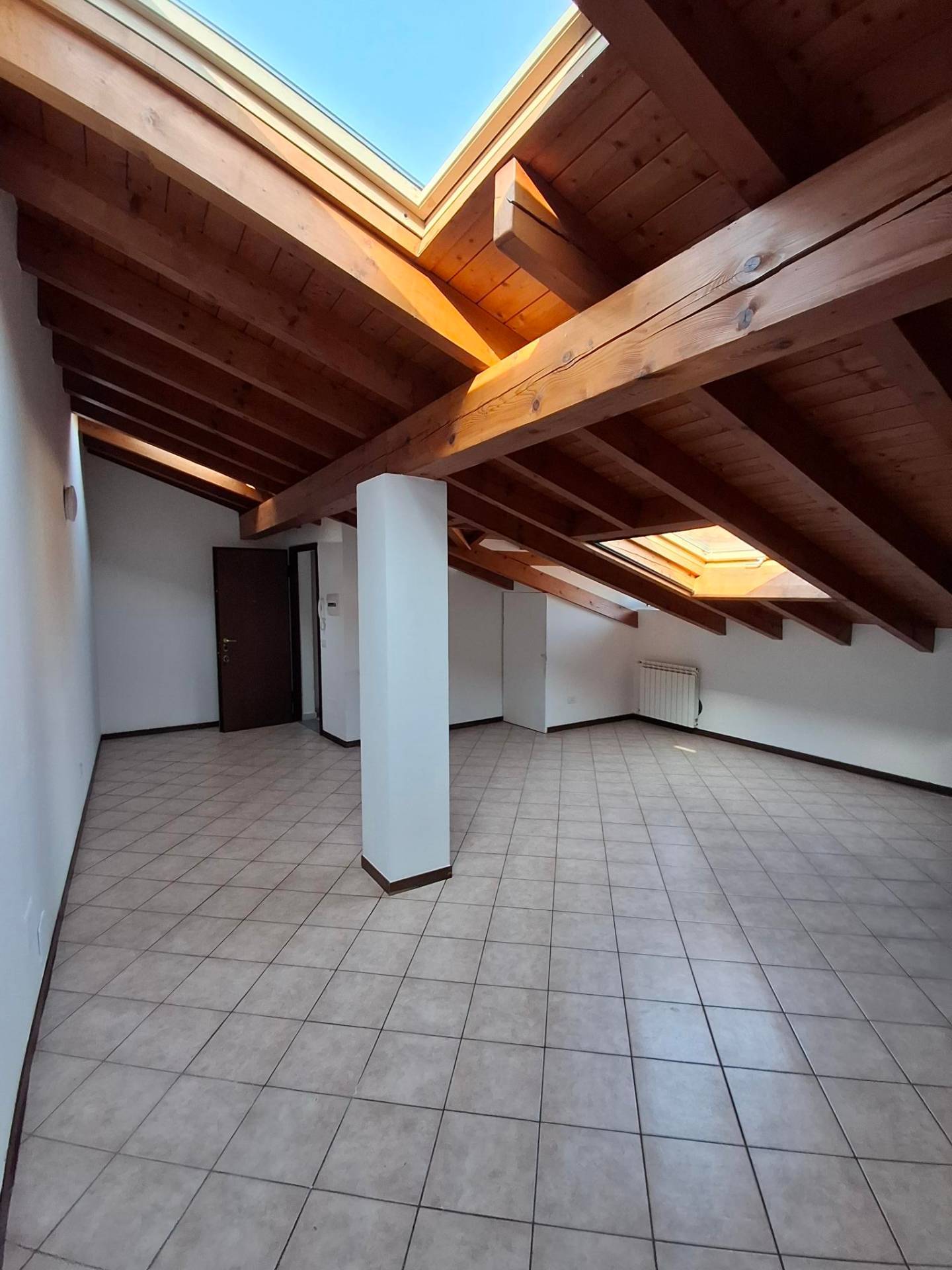 Appartamento in vendita a Lonate Ceppino