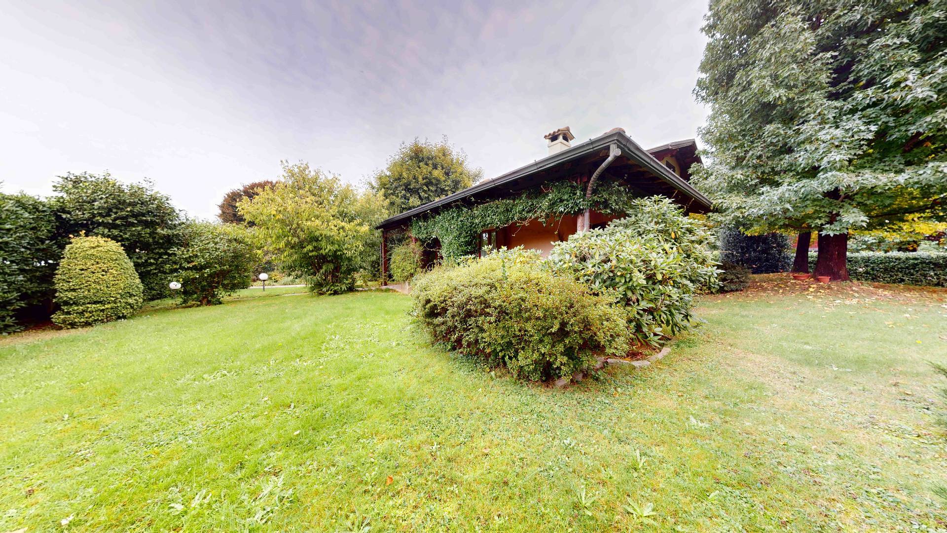Villa in vendita a Lomazzo