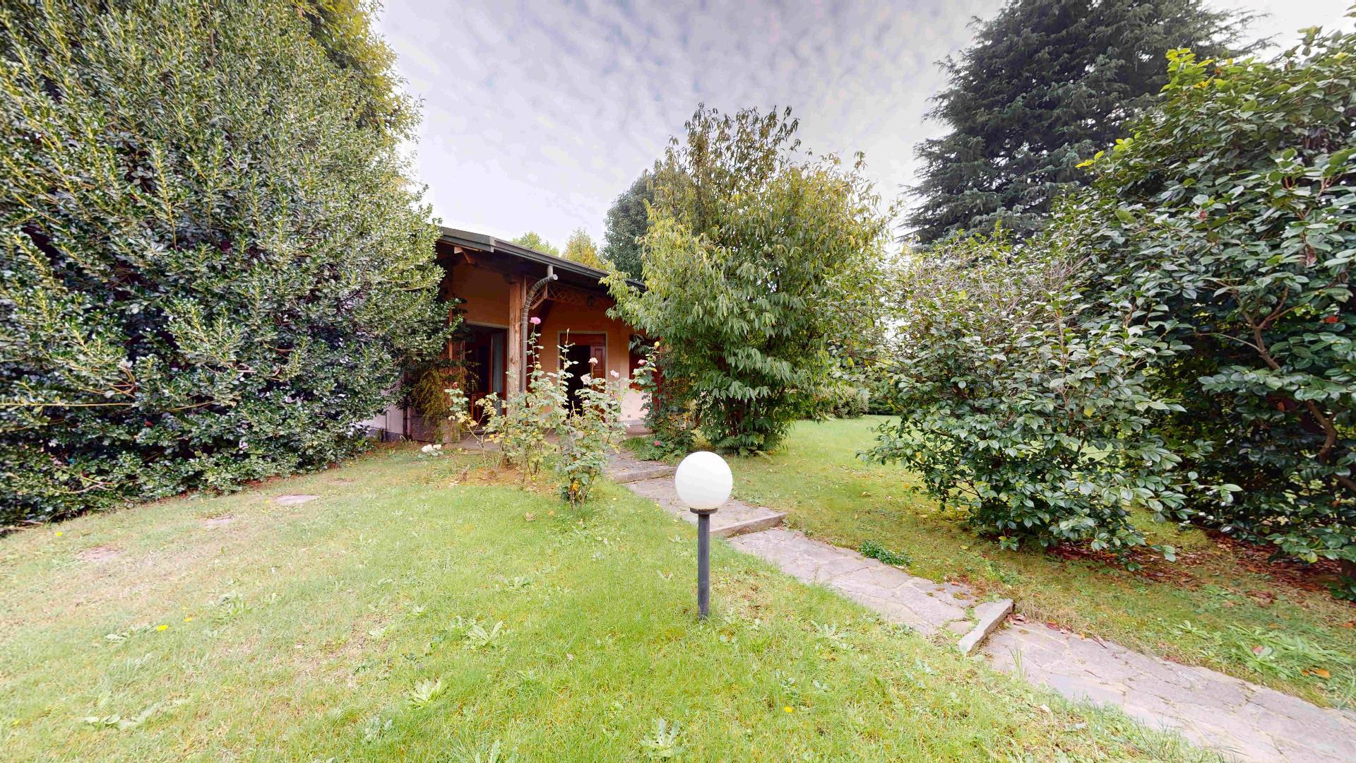 Villa in vendita a Lomazzo