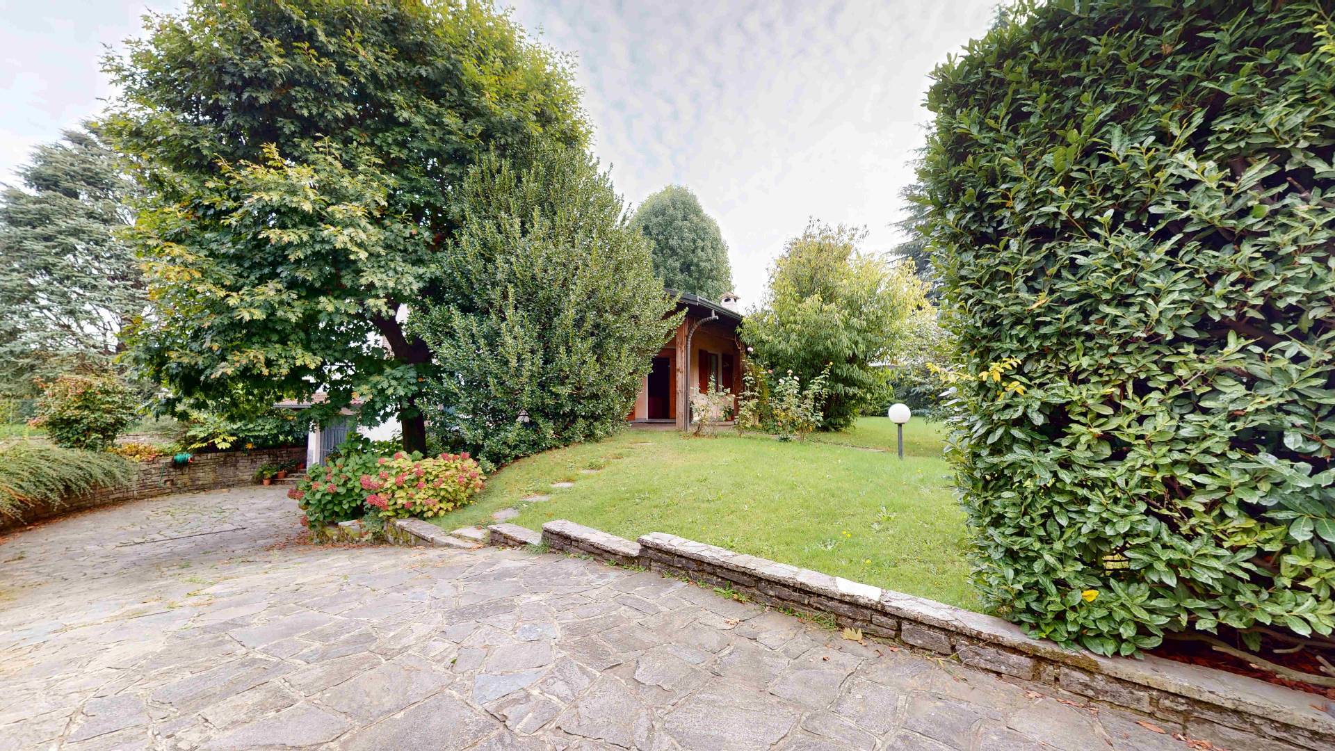 Villa in vendita a Lomazzo
