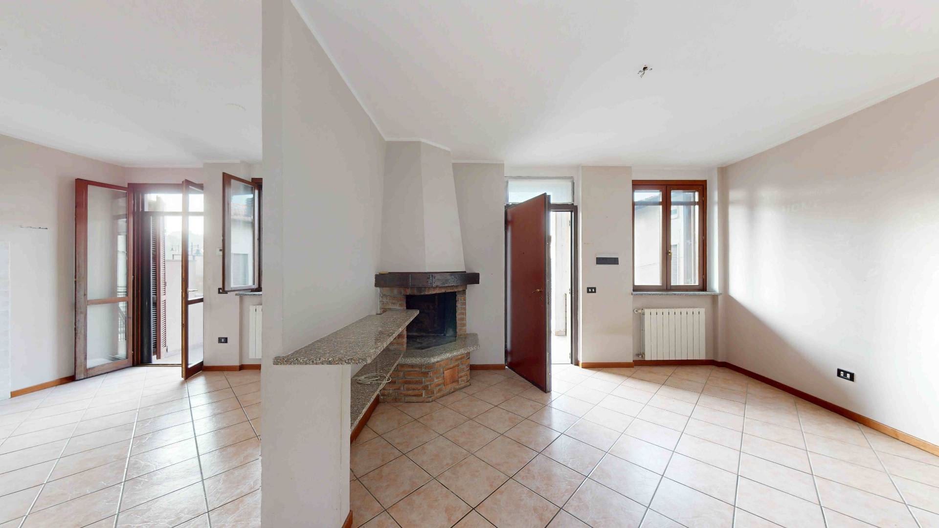 Appartamento in vendita a Buguggiate