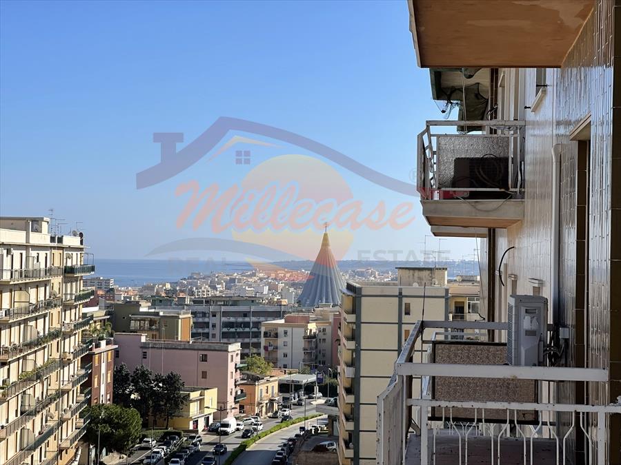 Quadrilocale da ristrutturare in viale teracati, Siracusa