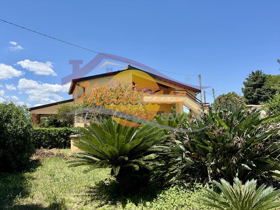 Villa con giardino, Siracusa arenella