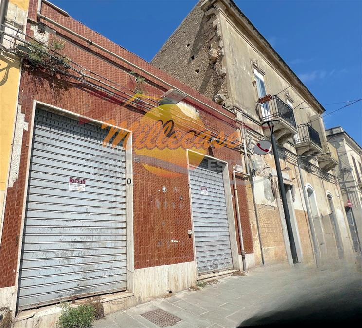 Locale commerciale da ristrutturare in via piave, Siracusa