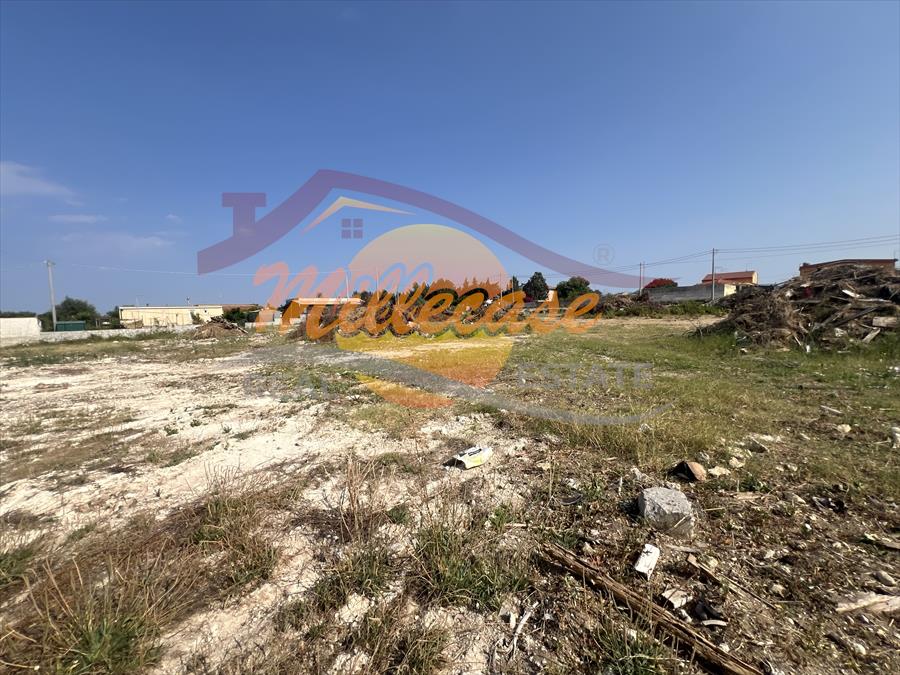 Capannone con giardino in traversa torre landolina, Siracusa