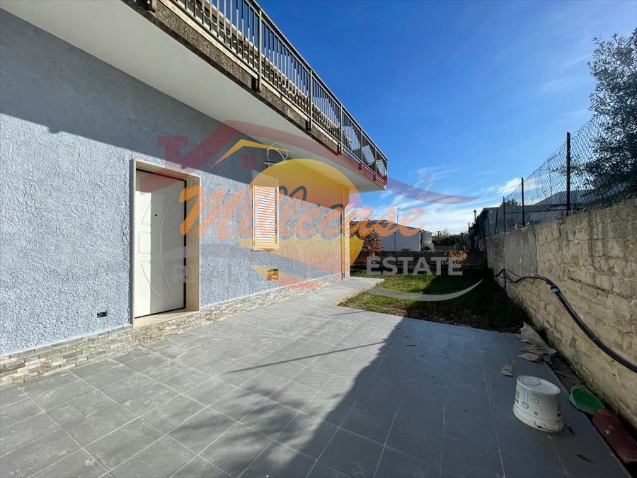 Casa indipendente con giardino in via del fagiano, Siracusa