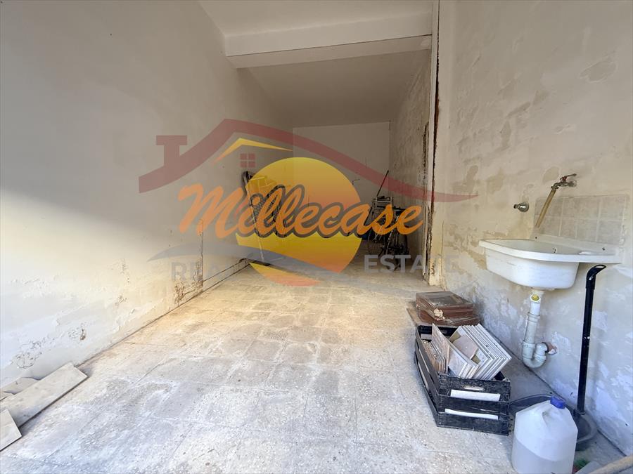 Box/Garage 22mq in vendita in via vanvitelli, Siracusa