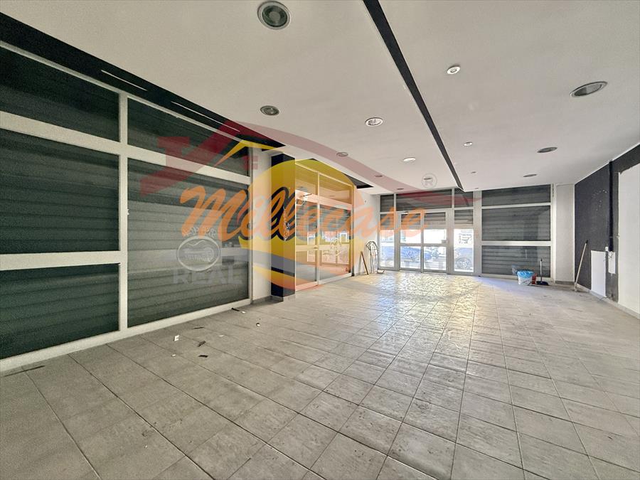 Locale commerciale in vendita in viale zecchino, Siracusa