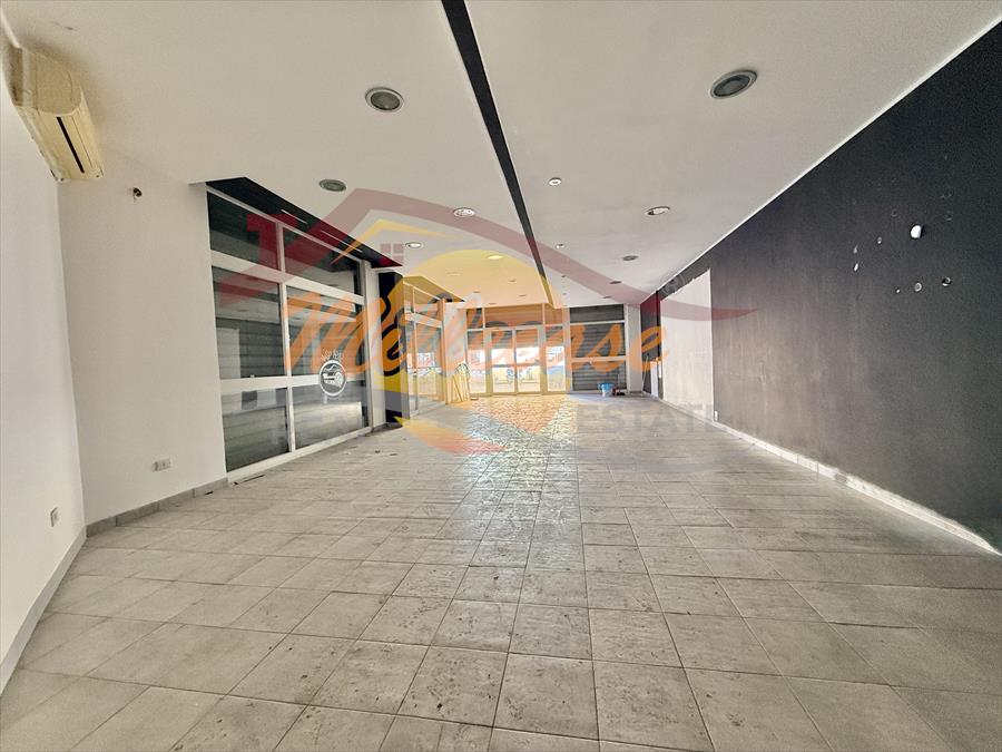 Locale commerciale in vendita in viale zecchino, Siracusa