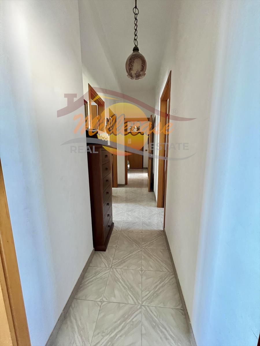 Appartamento con box in via ozanam, Siracusa