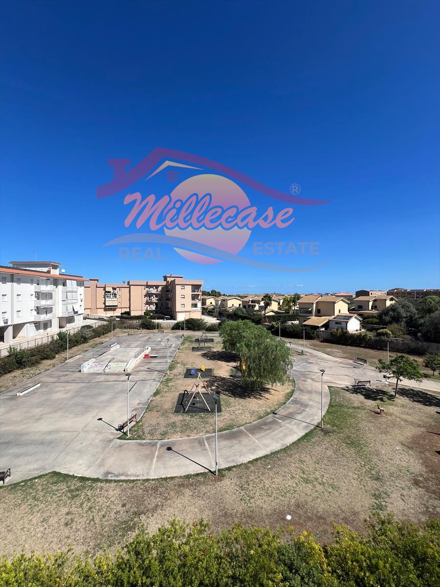 Appartamento con box in via ozanam, Siracusa