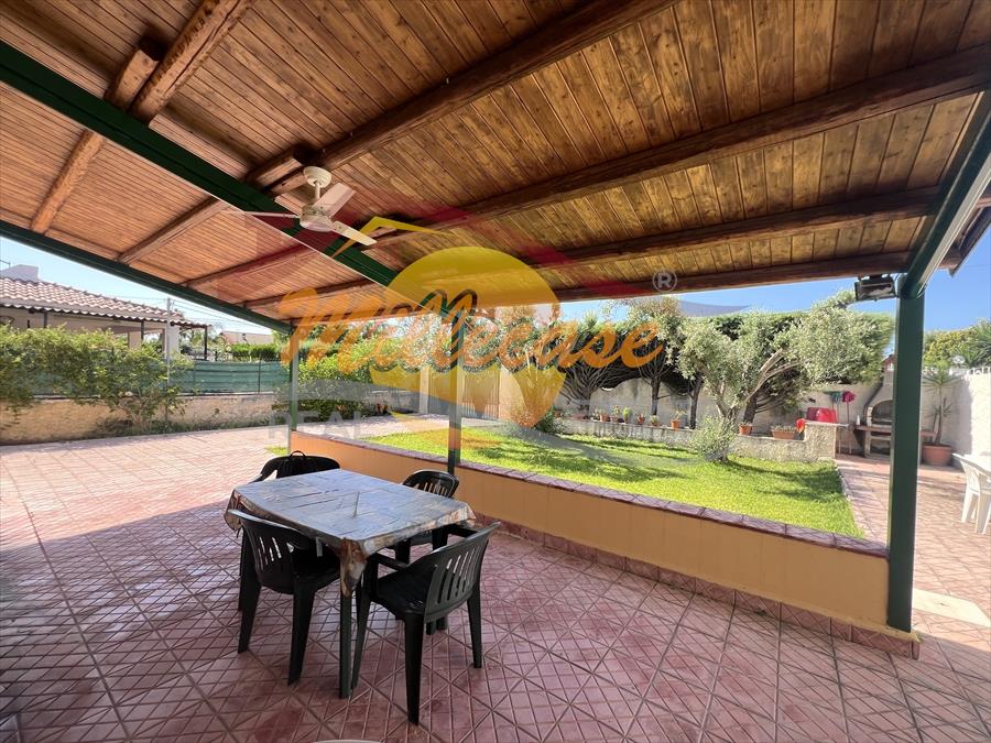 Villa con giardino, Siracusa fanusa