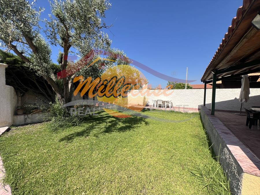 Villa con giardino, Siracusa fanusa