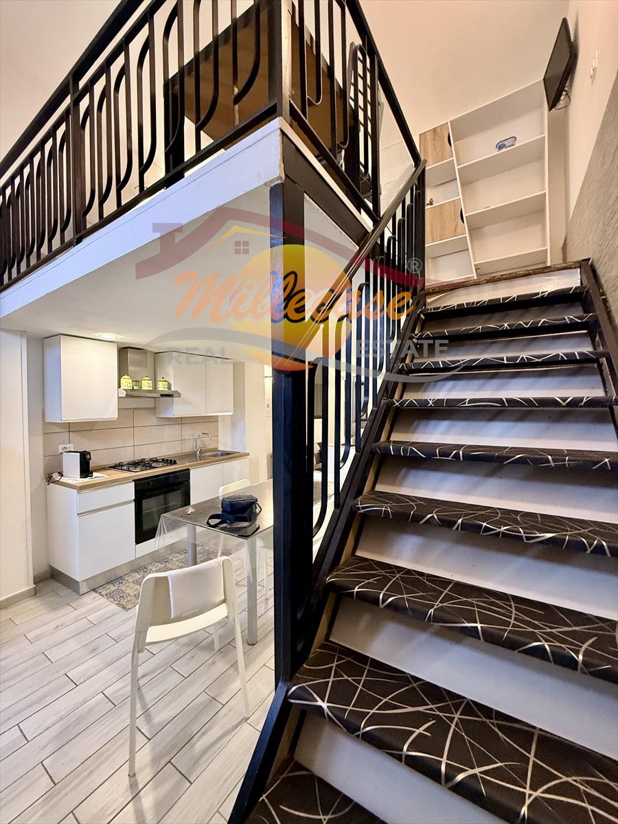 Trilocale ristrutturato in viale luigi cadorna, Siracusa