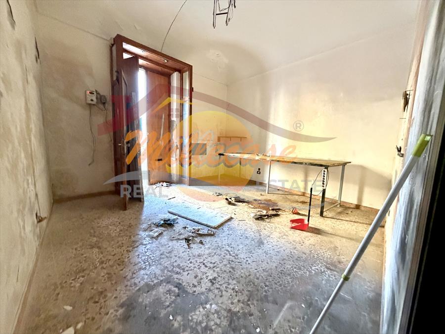 Bilocale da ristrutturare in via piave, Siracusa