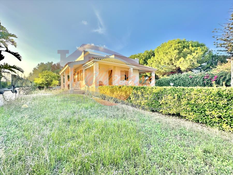 Villa con giardino, Siracusa arenella