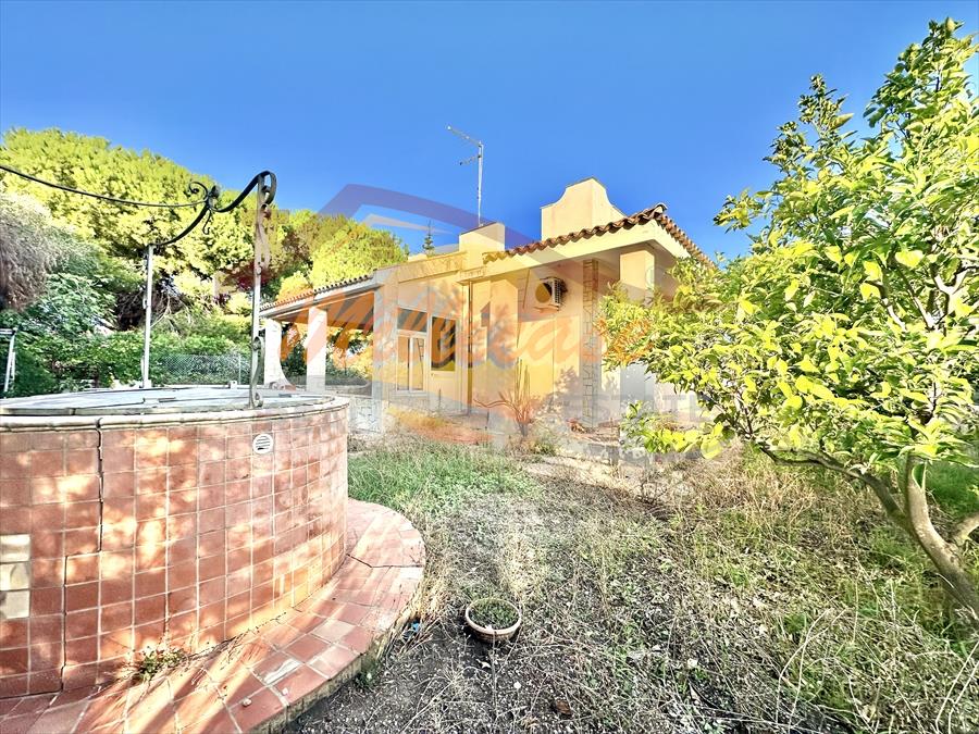 Villa con giardino, Siracusa arenella